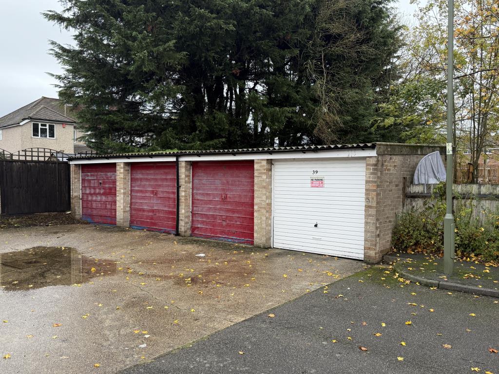 Lot: 42 - EIGHT GARAGES WITH COURTYARD - Right Hand Block of 4 Garages